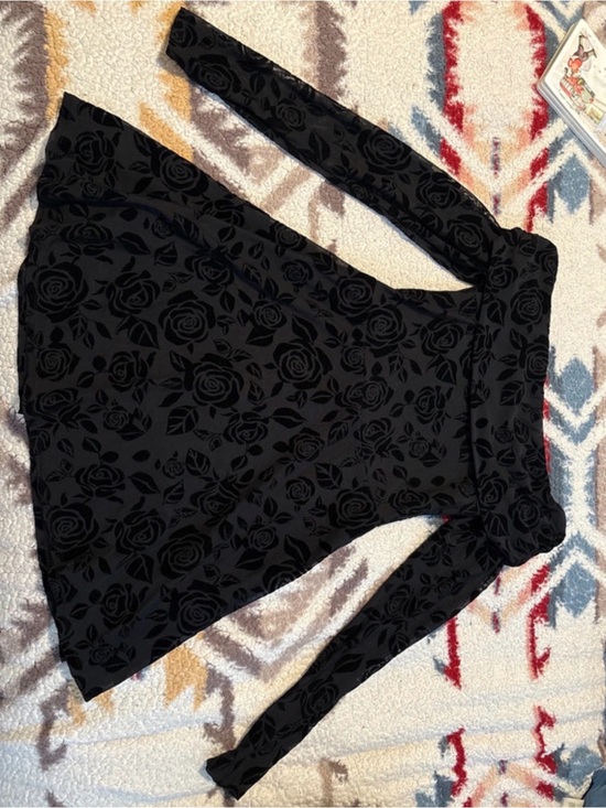 wild fable Dresses & Skirts - Black Velvet Rose Print Off-Shoulder Dress Size Small